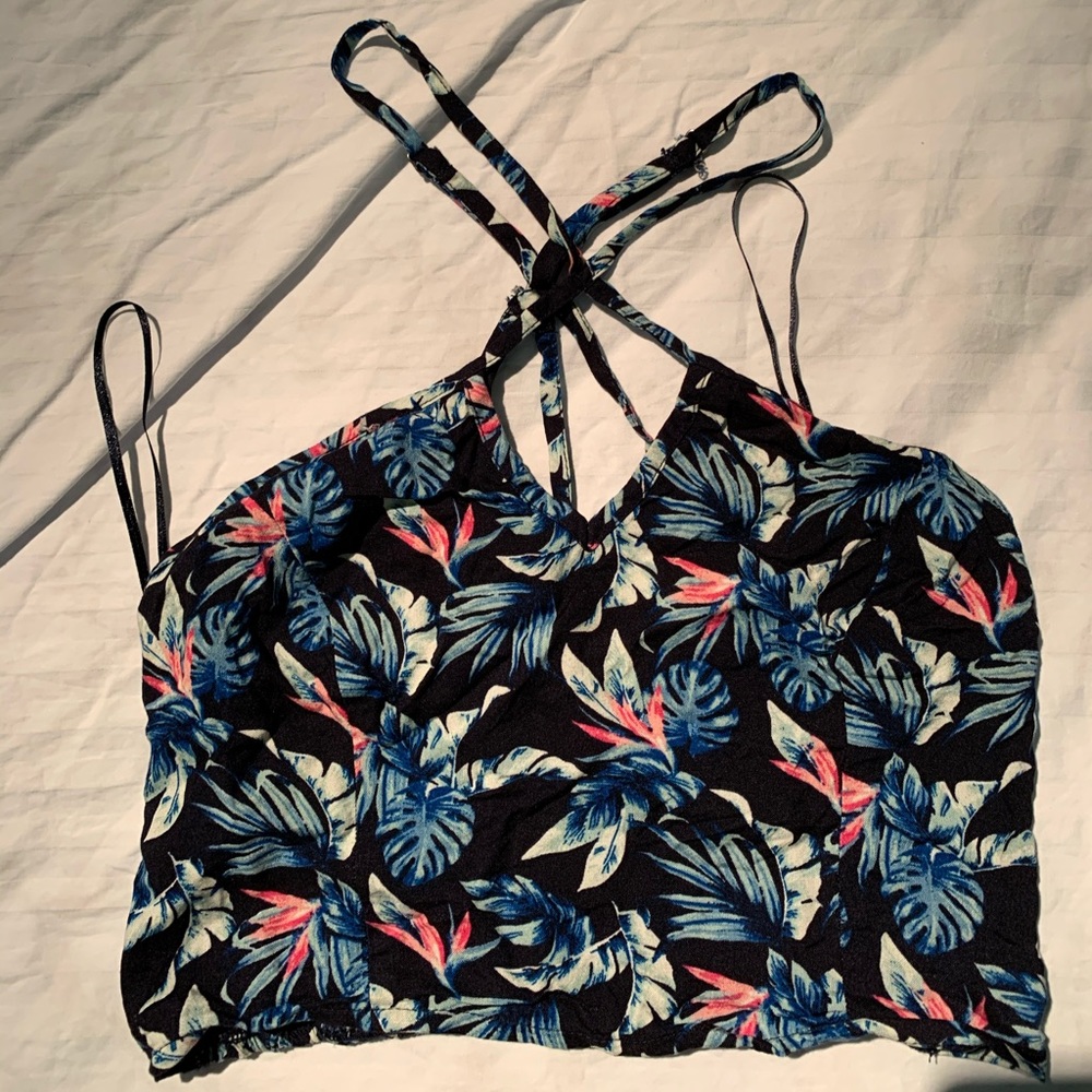 SALE ENDS 1/10: HOLLISTER floral crop
